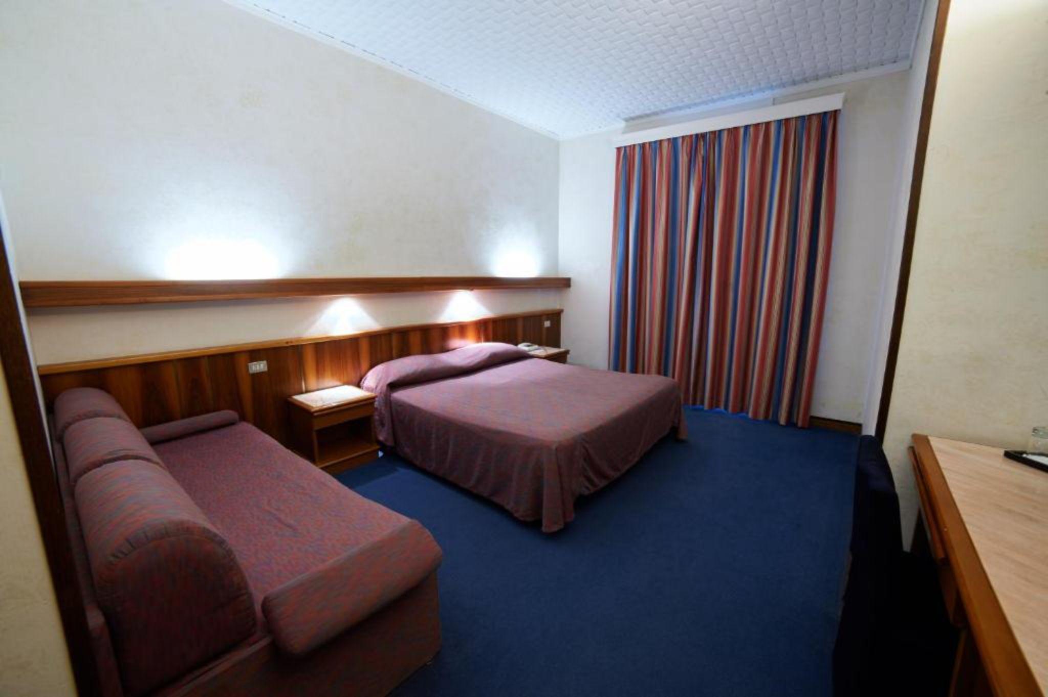 Hotel Giardino Арона Екстериор снимка