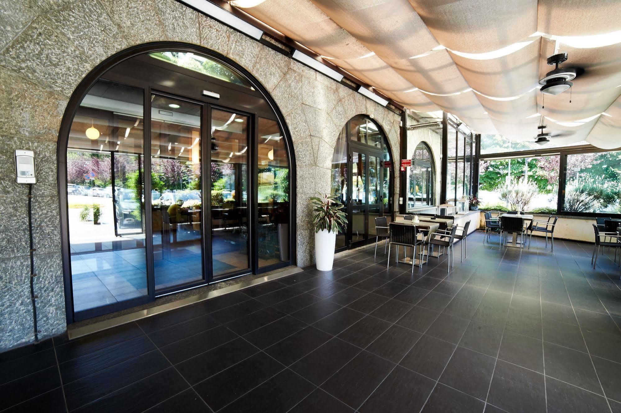Hotel Giardino Арона Екстериор снимка