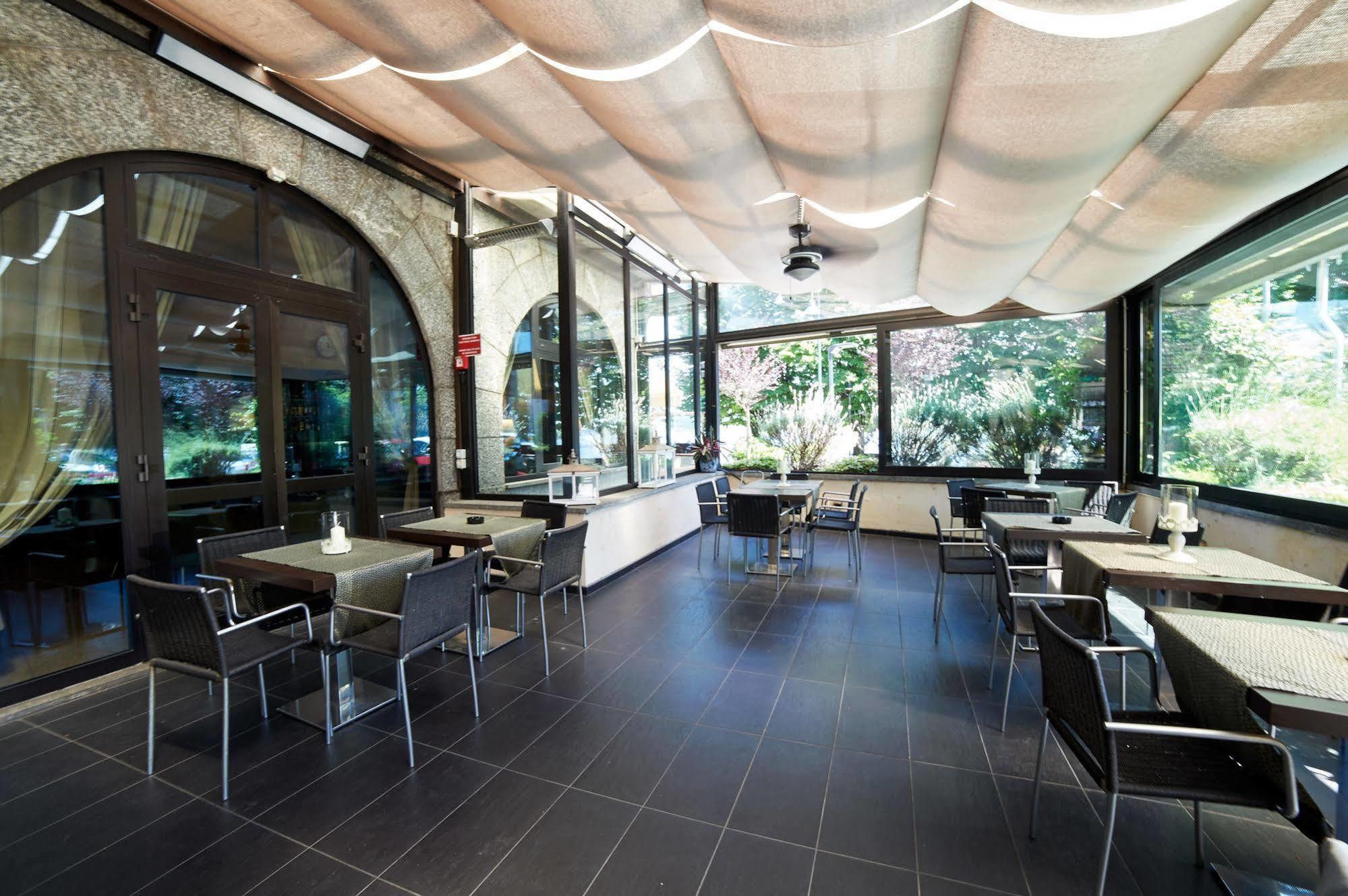 Hotel Giardino Арона Екстериор снимка