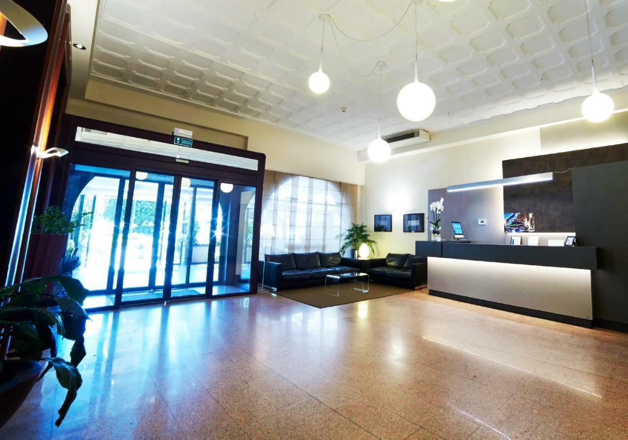 Hotel Giardino Арона Екстериор снимка